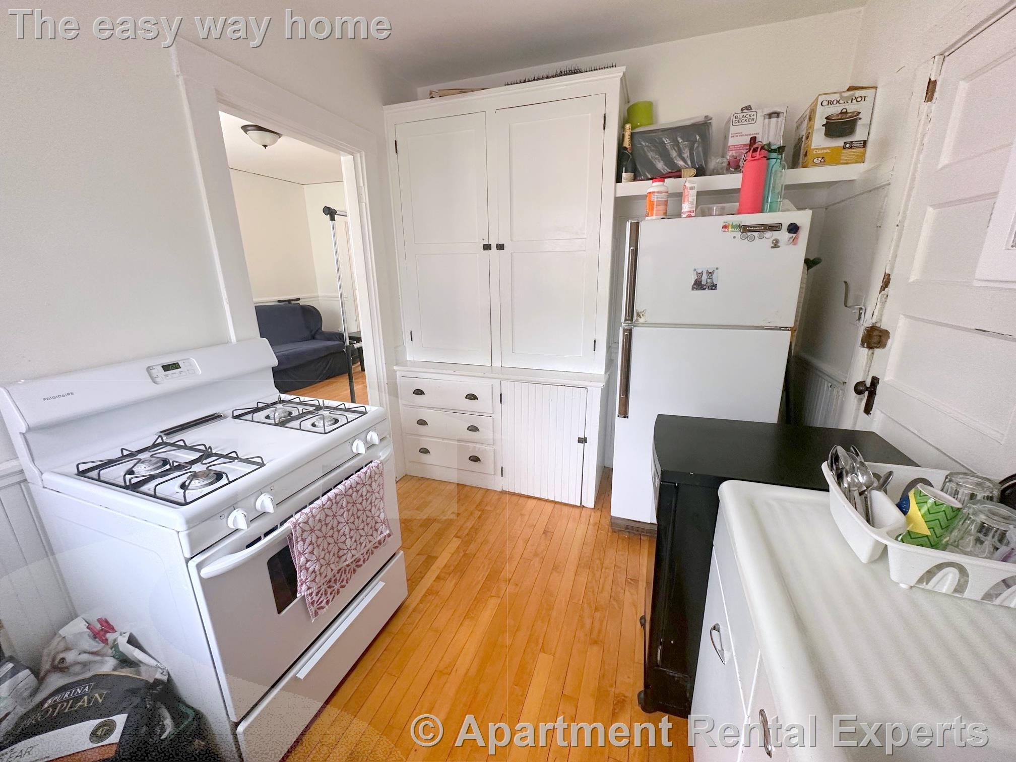 269 Huron Ave, Huron Village