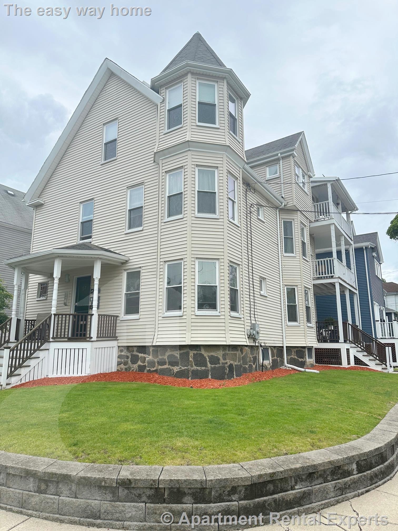 57 Greenleaf Ave, Tufts