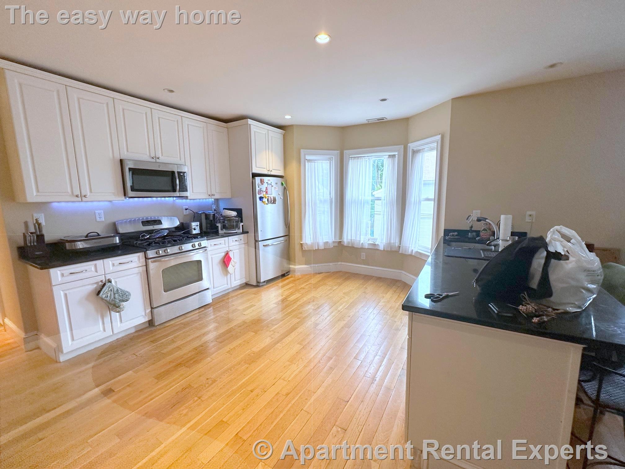 57 Greenleaf Ave, Tufts