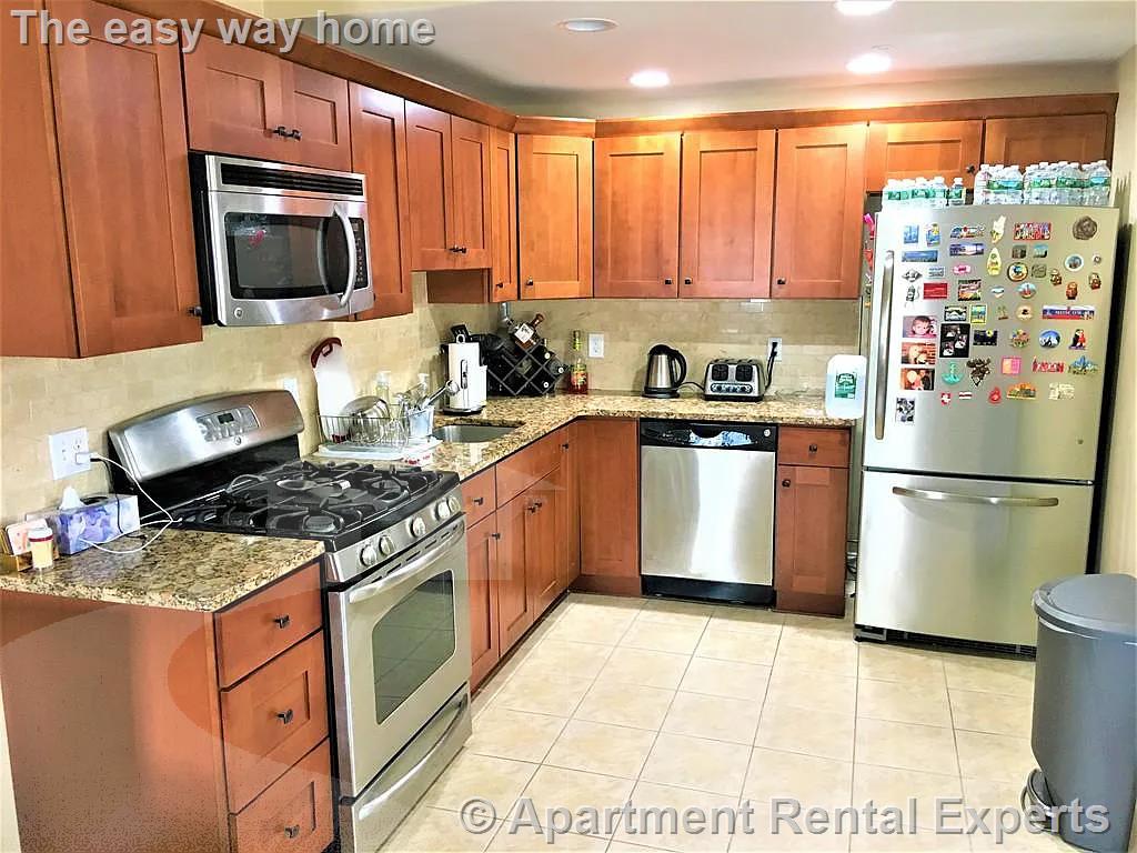 910 Saratoga St, East Boston