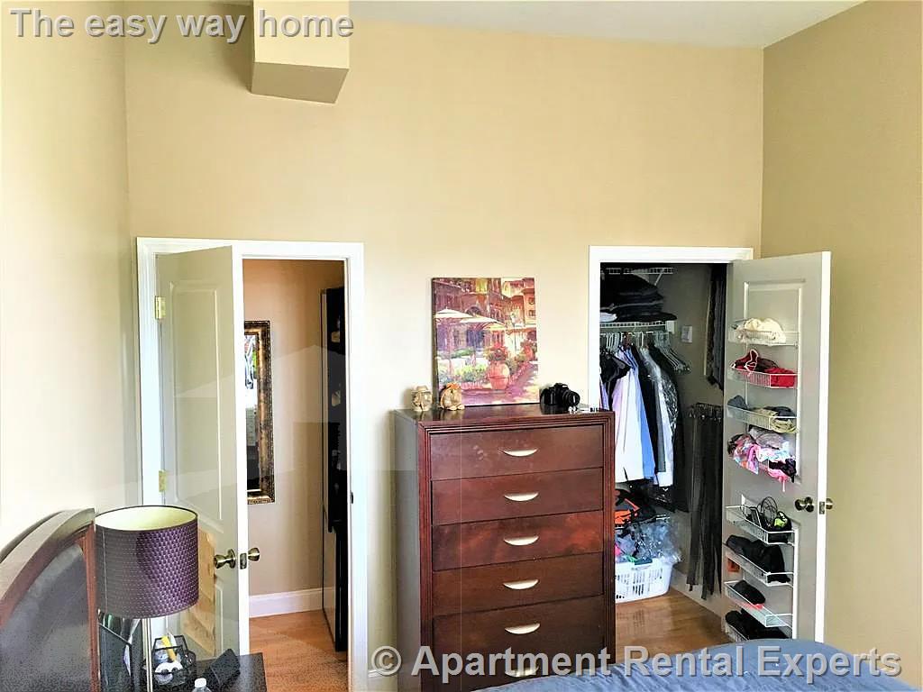 910 Saratoga St, East Boston