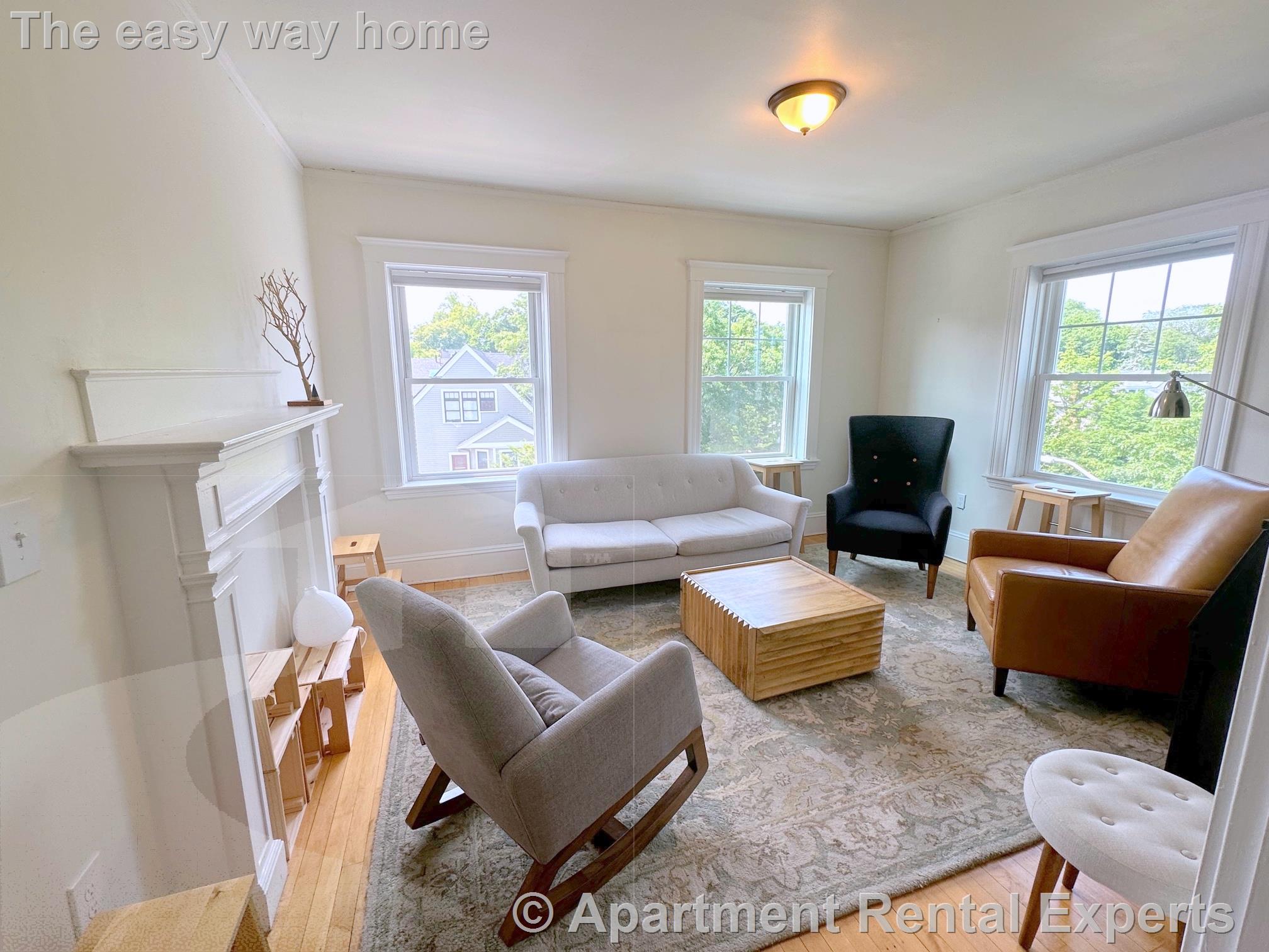 271 Huron Ave, Huron Village