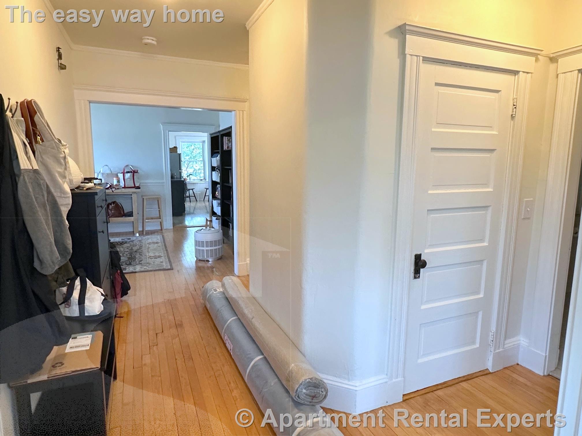 271 Huron Ave, Huron Village