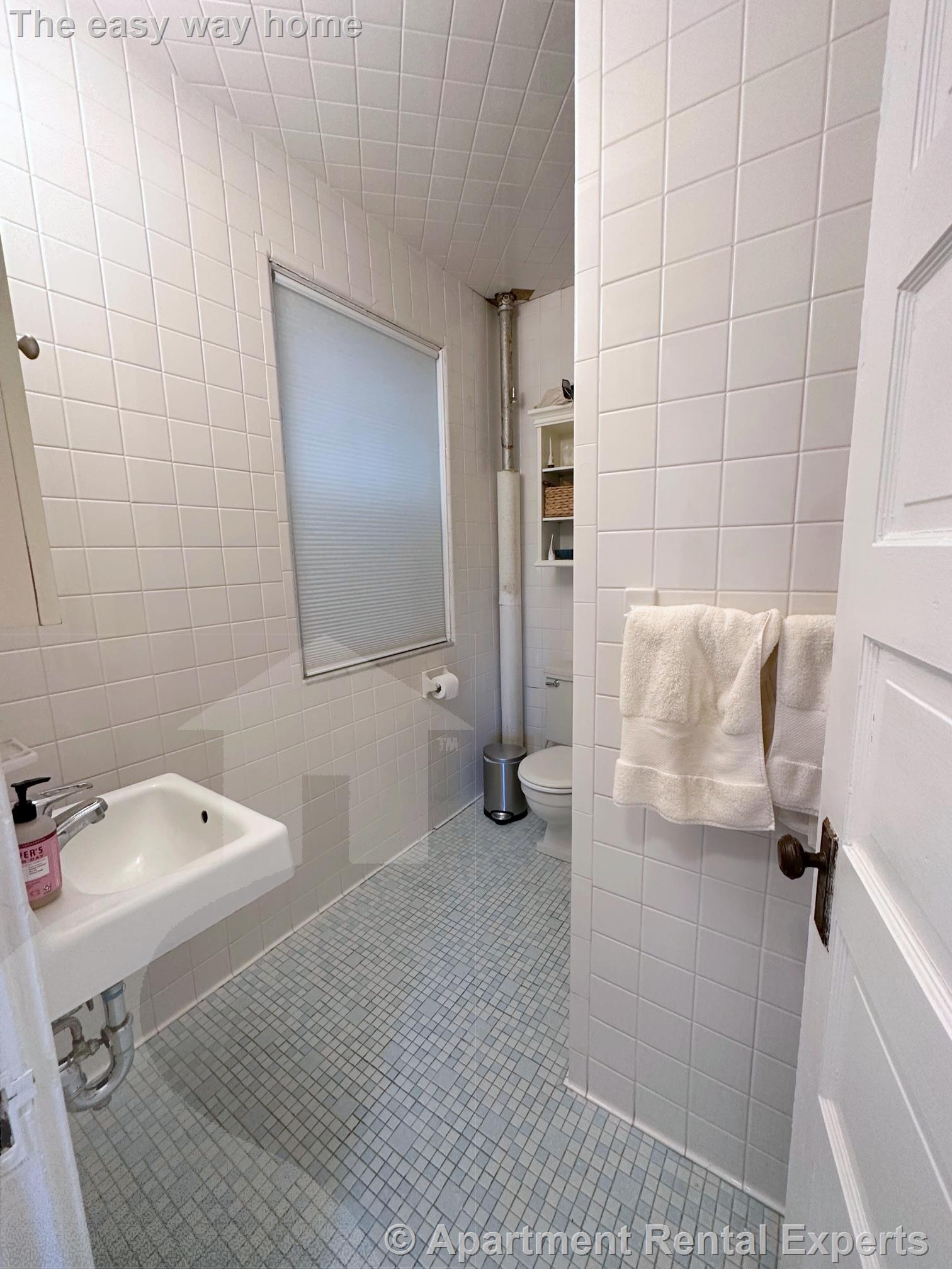 271 Huron Ave, Huron Village