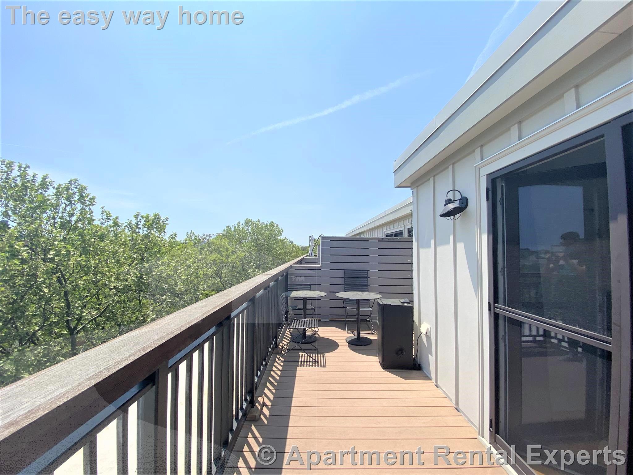 168 Hampshire, Central Square