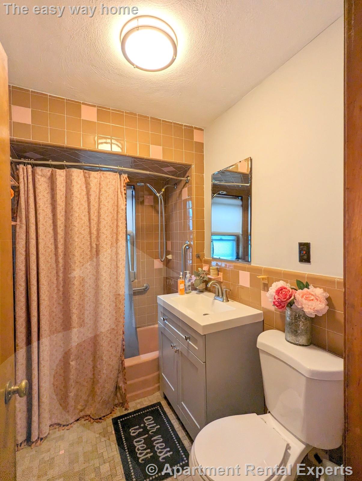 9 Goldsmith Ave, Tufts