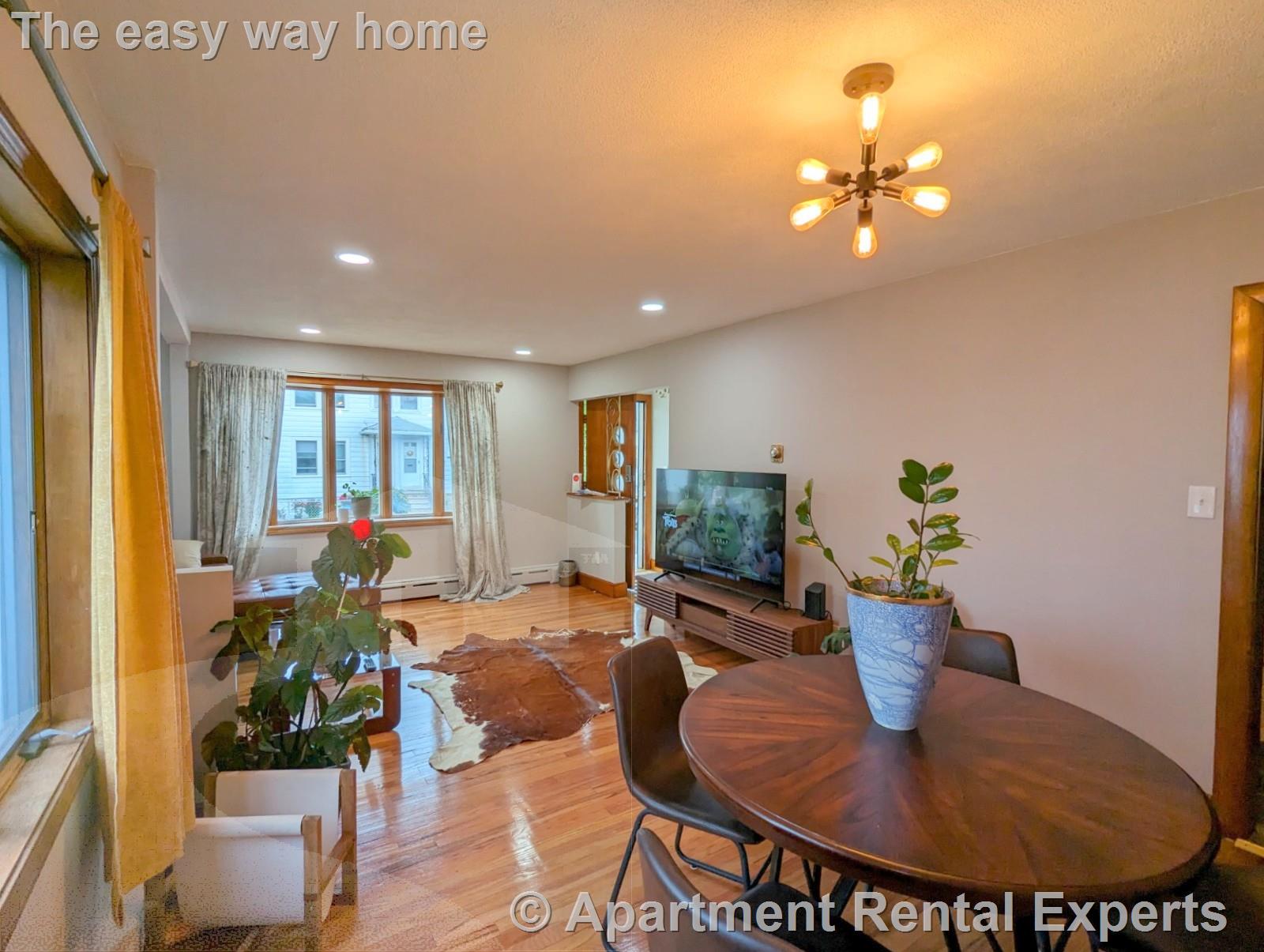 9 Goldsmith Ave, Tufts