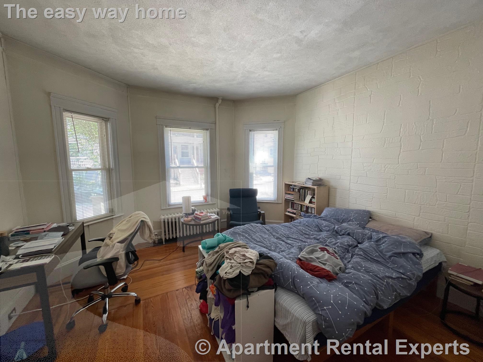 26 Russell Rd, Teele Square