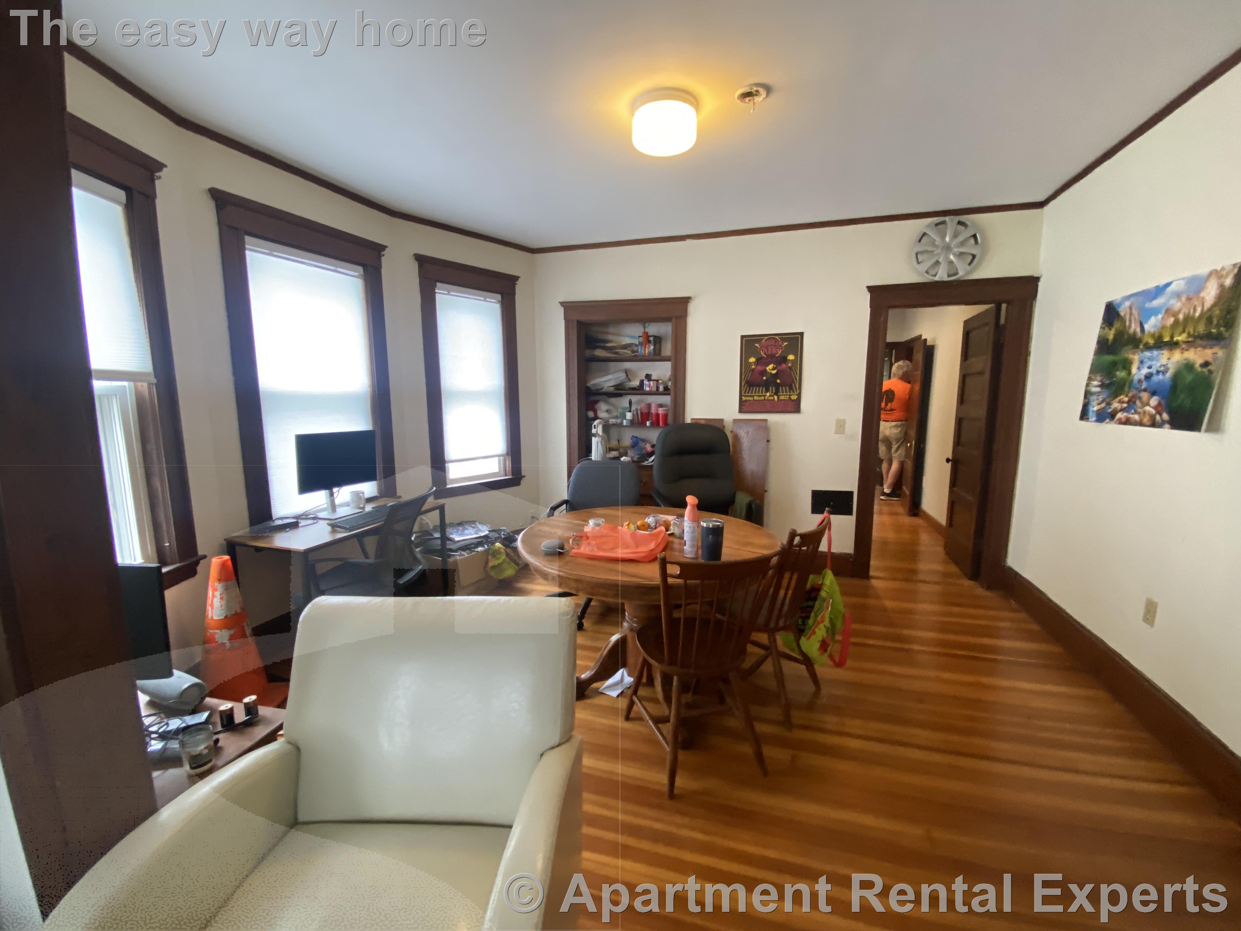 66 Raymond Ave, Tufts