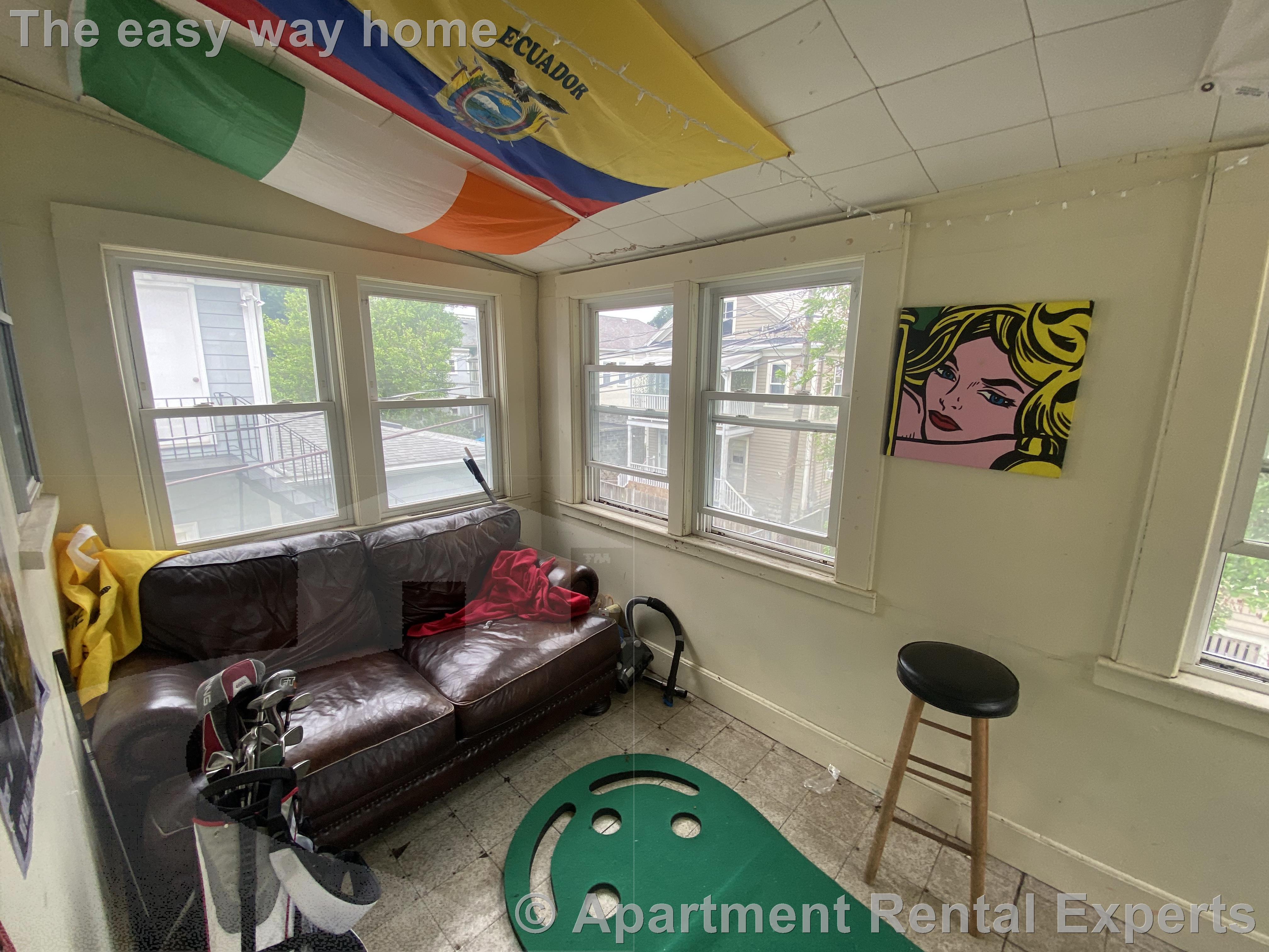 66 Raymond Ave, Tufts