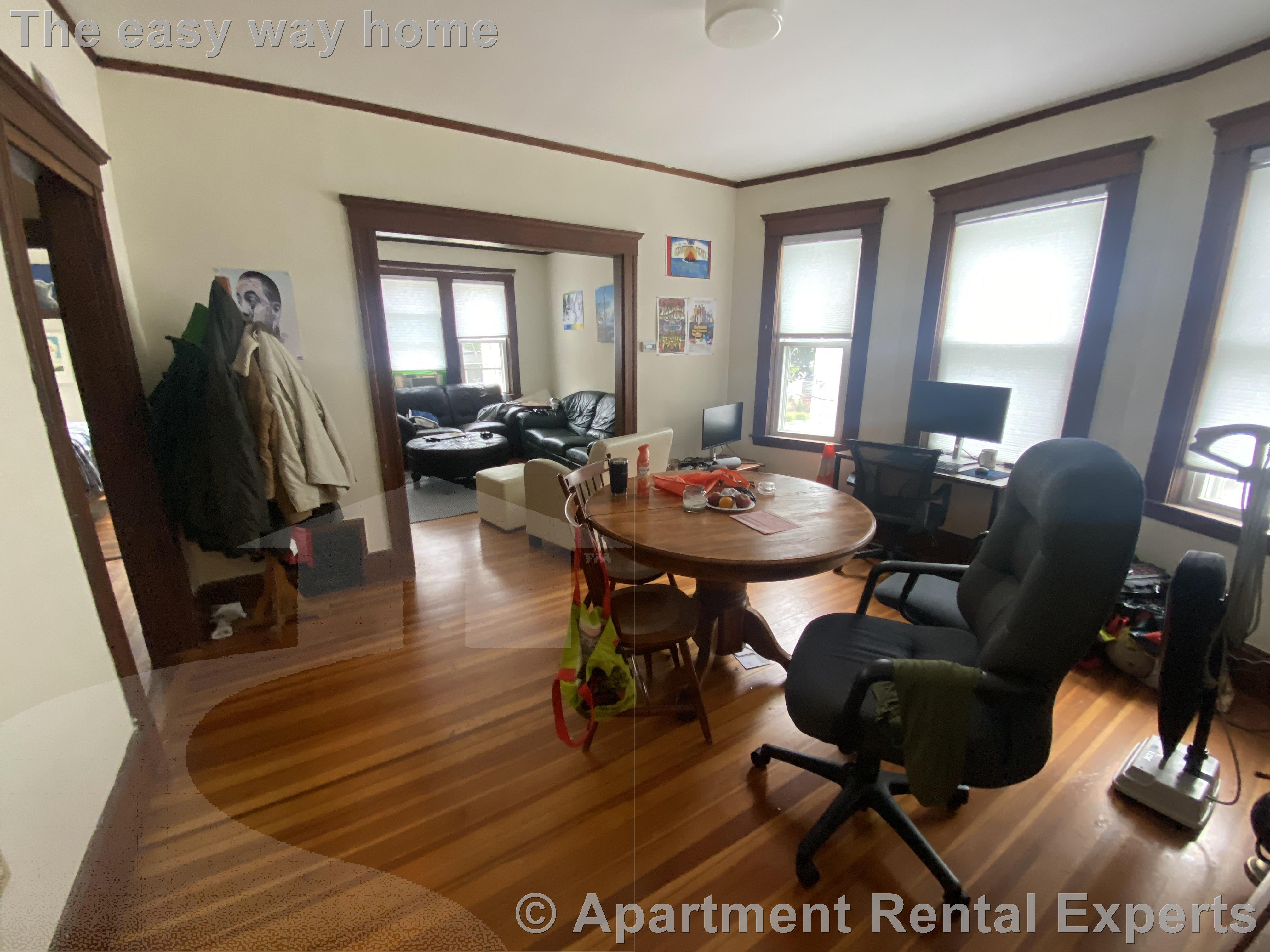 66 Raymond Ave, Tufts