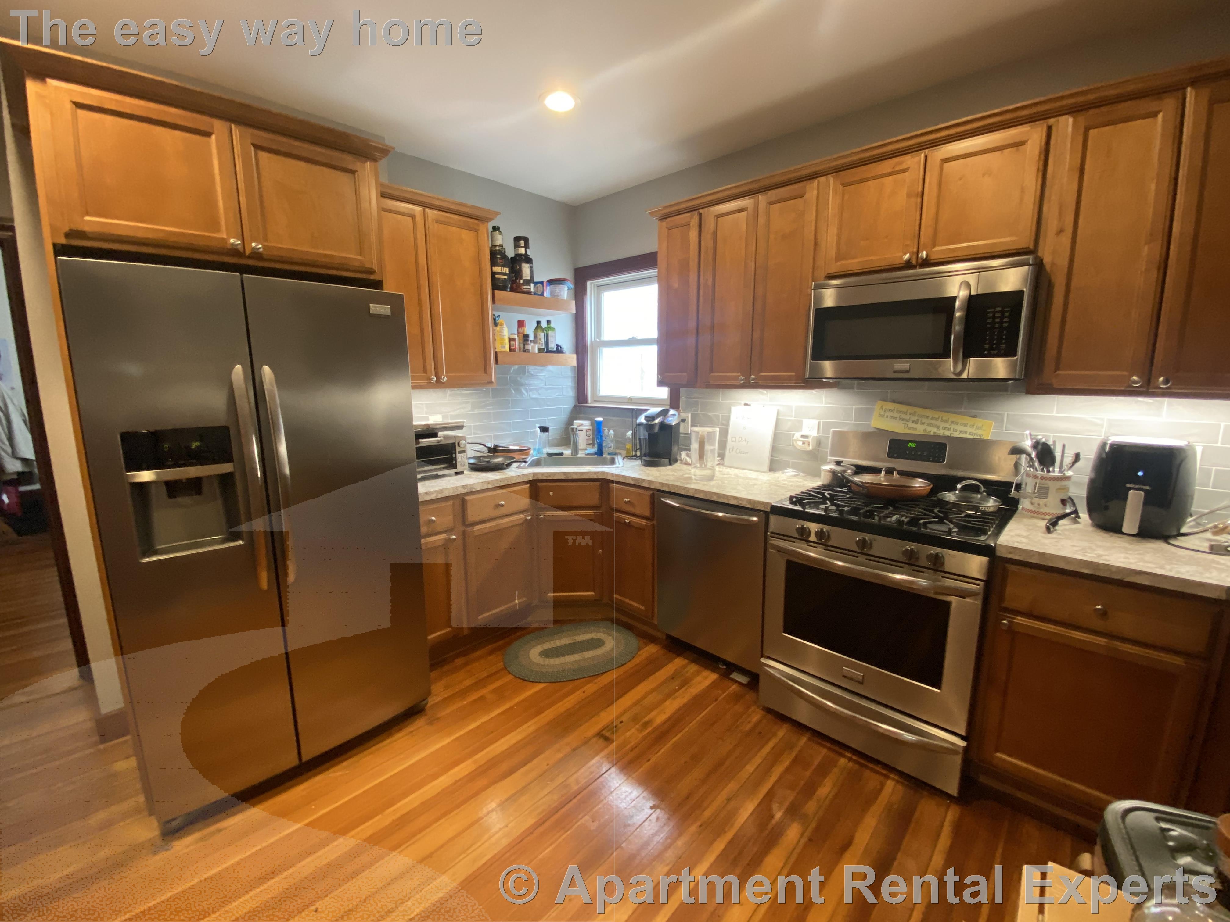 66 Raymond Ave, Tufts