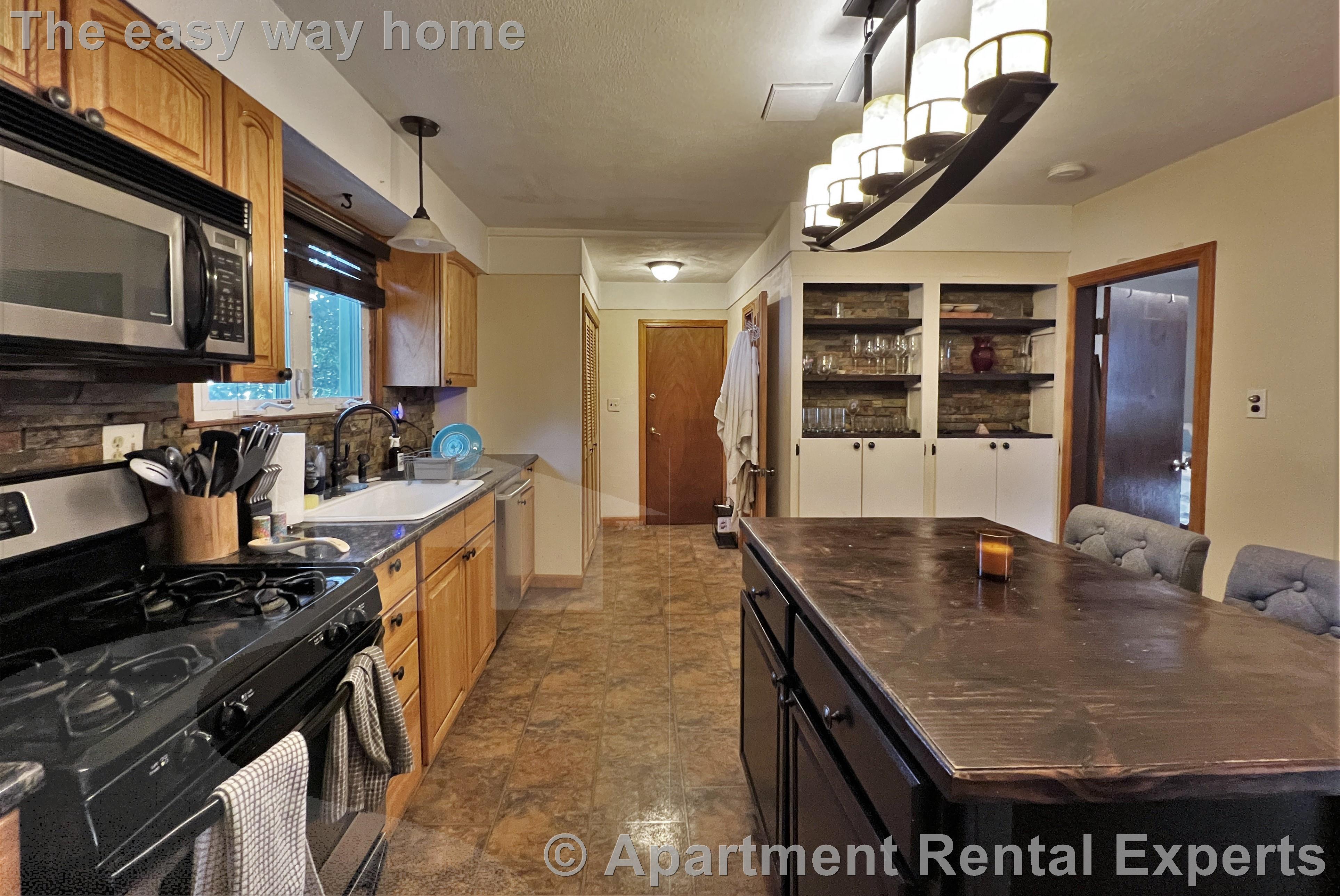 10 Winchester Ct, Tufts