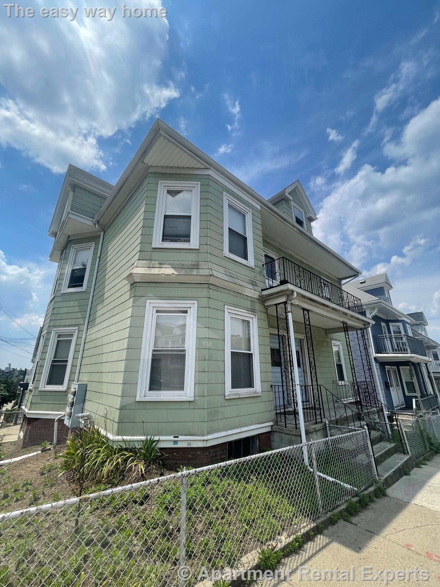 452 Broadway, Magoun Square