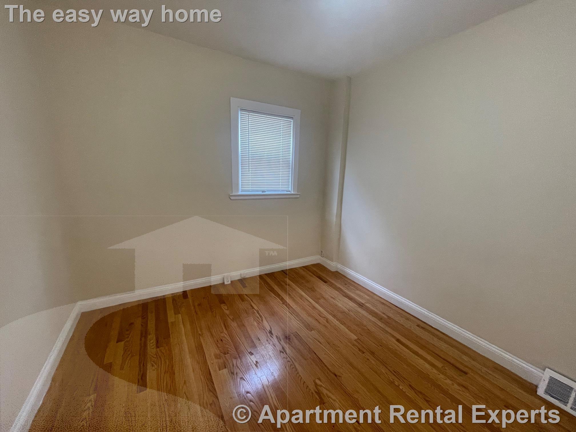 452 Broadway, Magoun Square