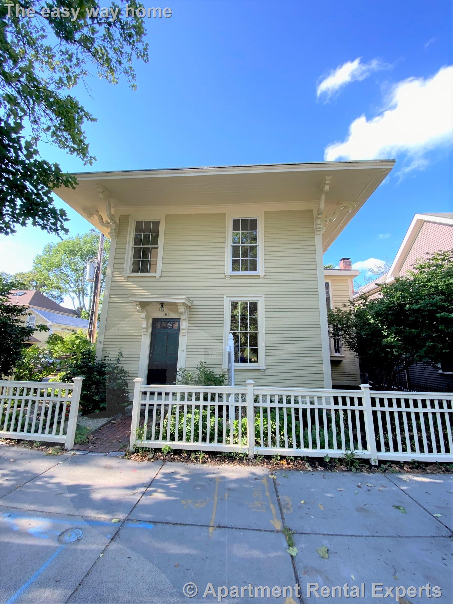 259 Mt Auburn, Harvard Square