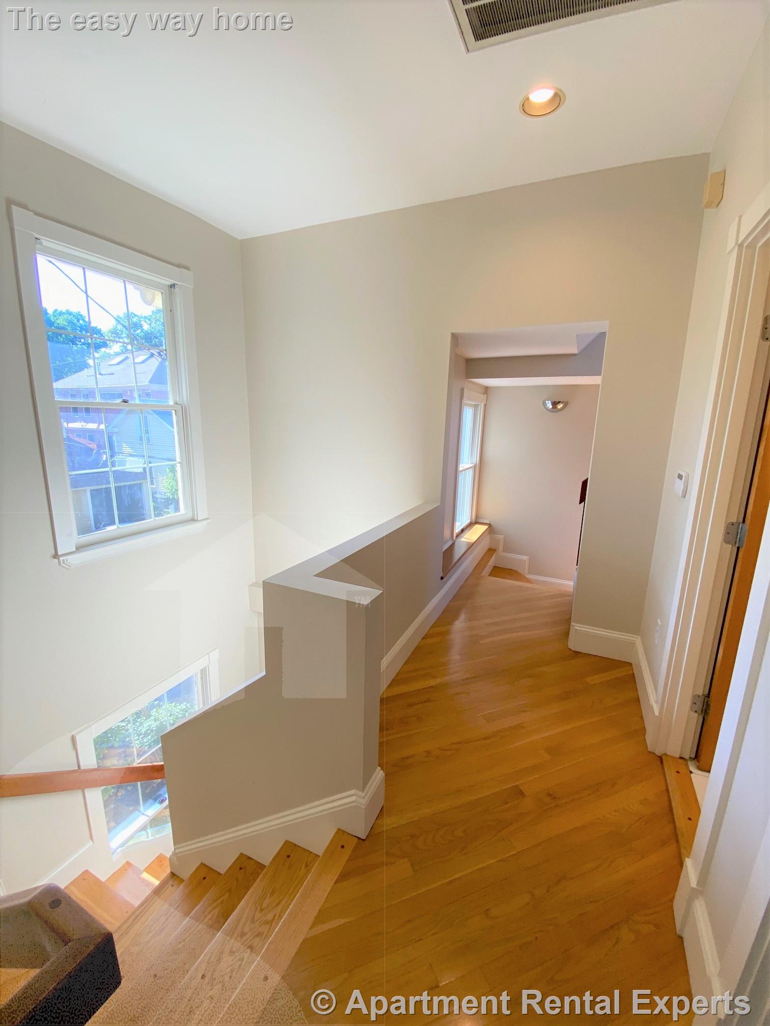 259 Mt Auburn, Harvard Square