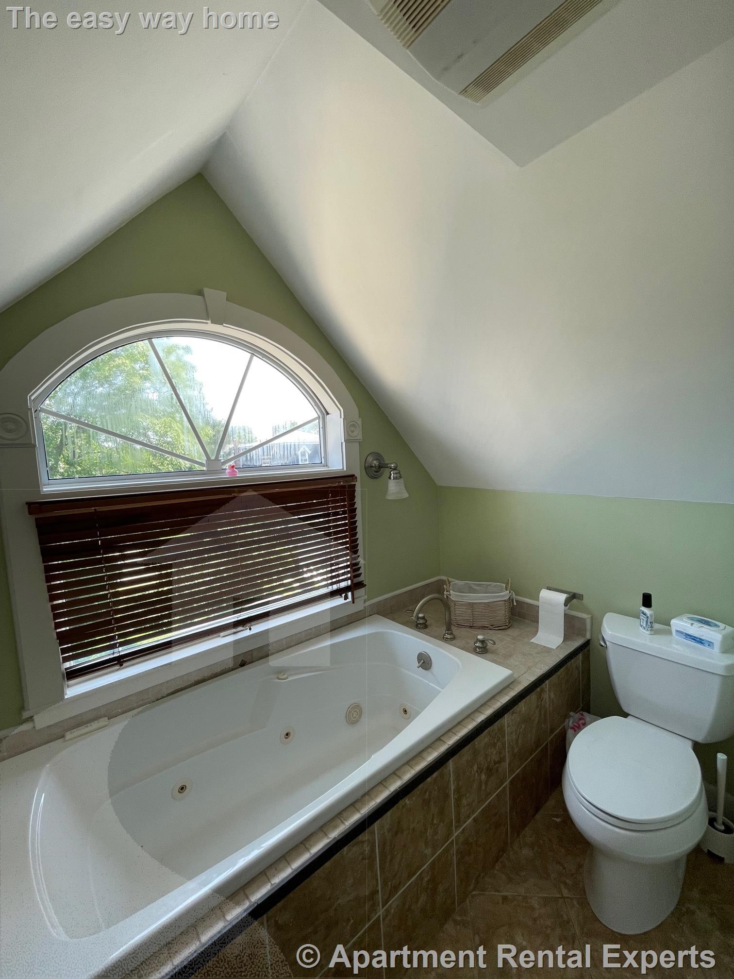 203 School St, Spring Hill