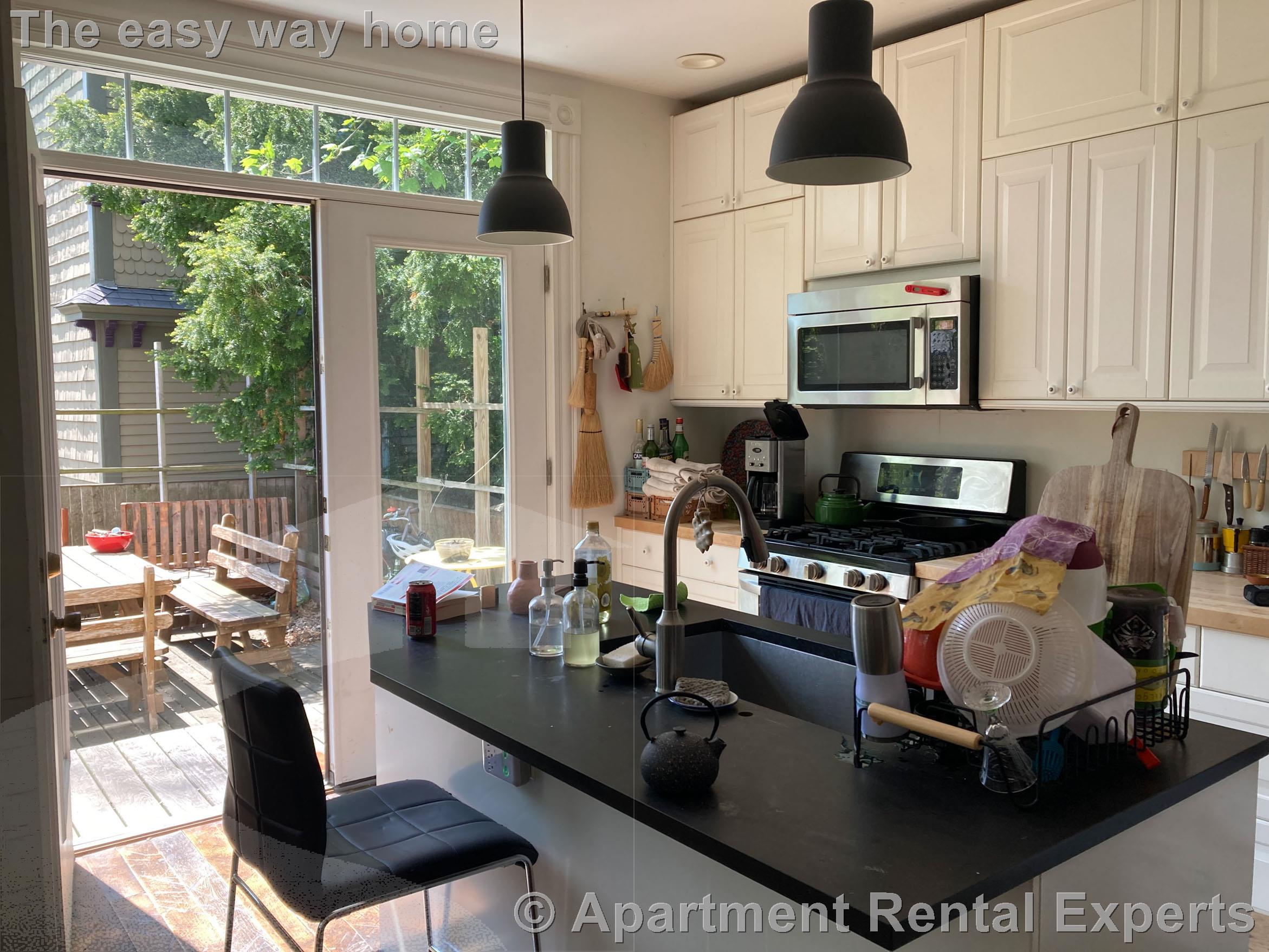 184 School St, Jamaica Plain