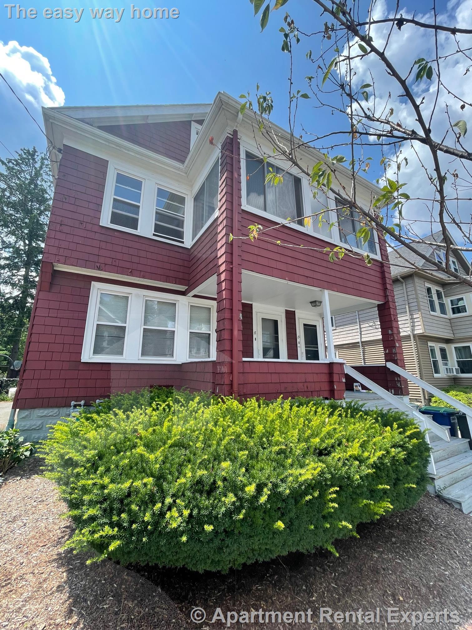 15 Irvington Rd, Tufts