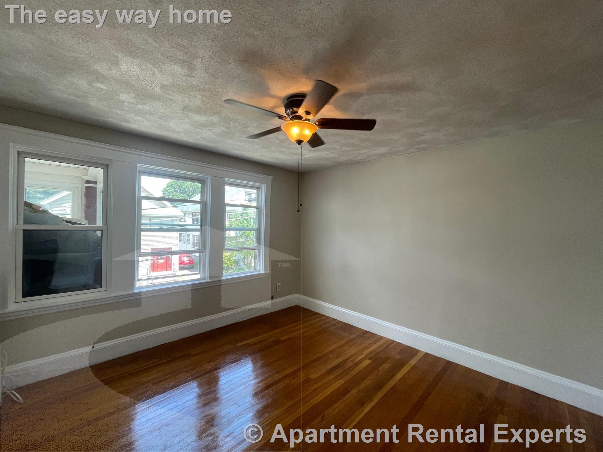 15 Irvington Rd, Tufts