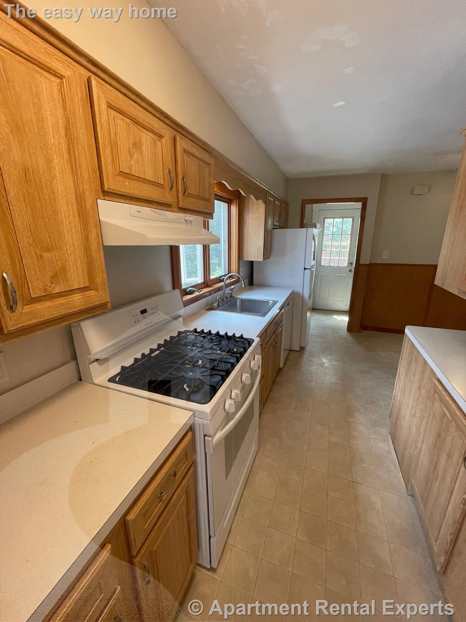 15 Irvington Rd, Tufts