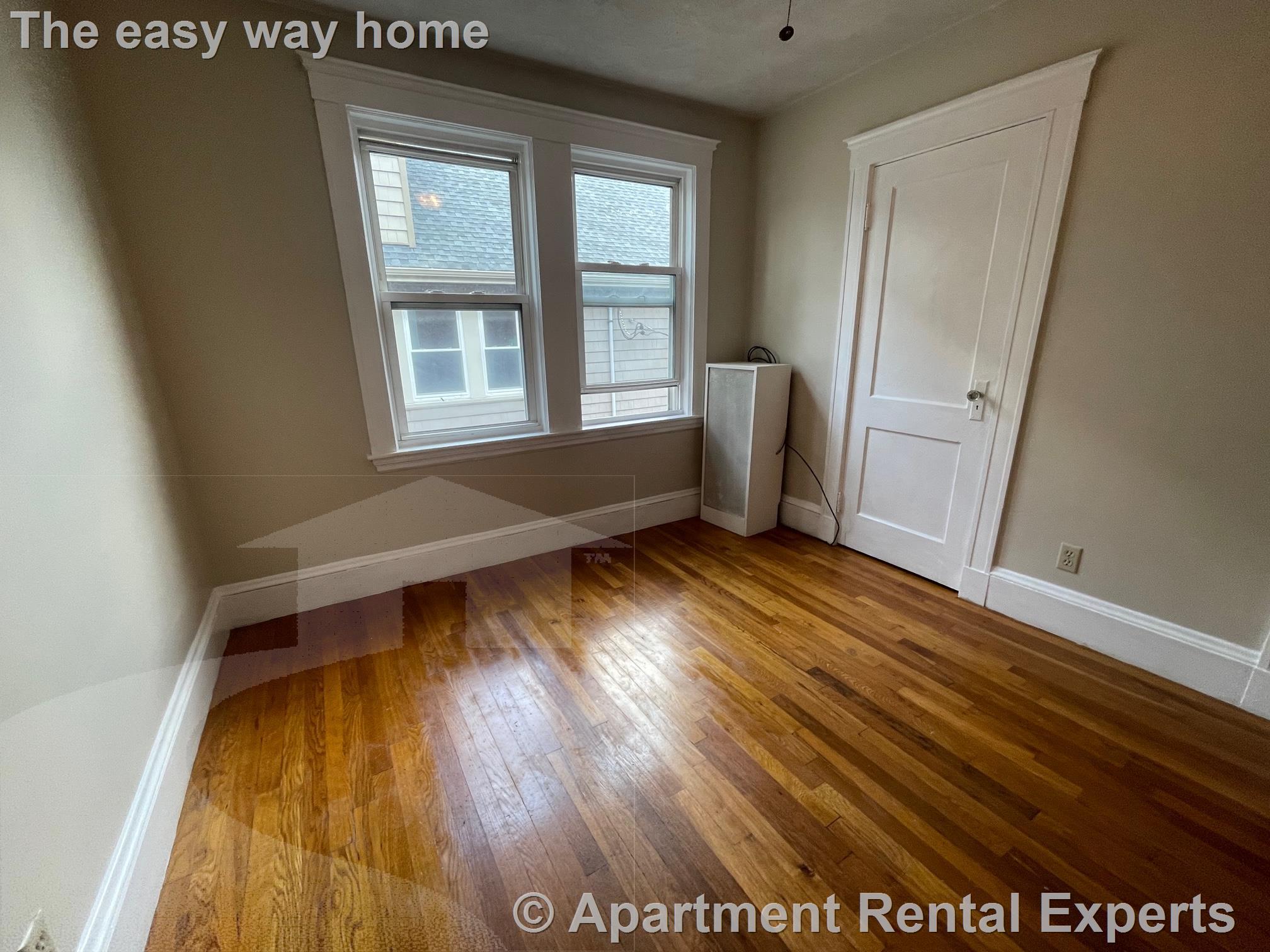 15 Irvington Rd, Tufts