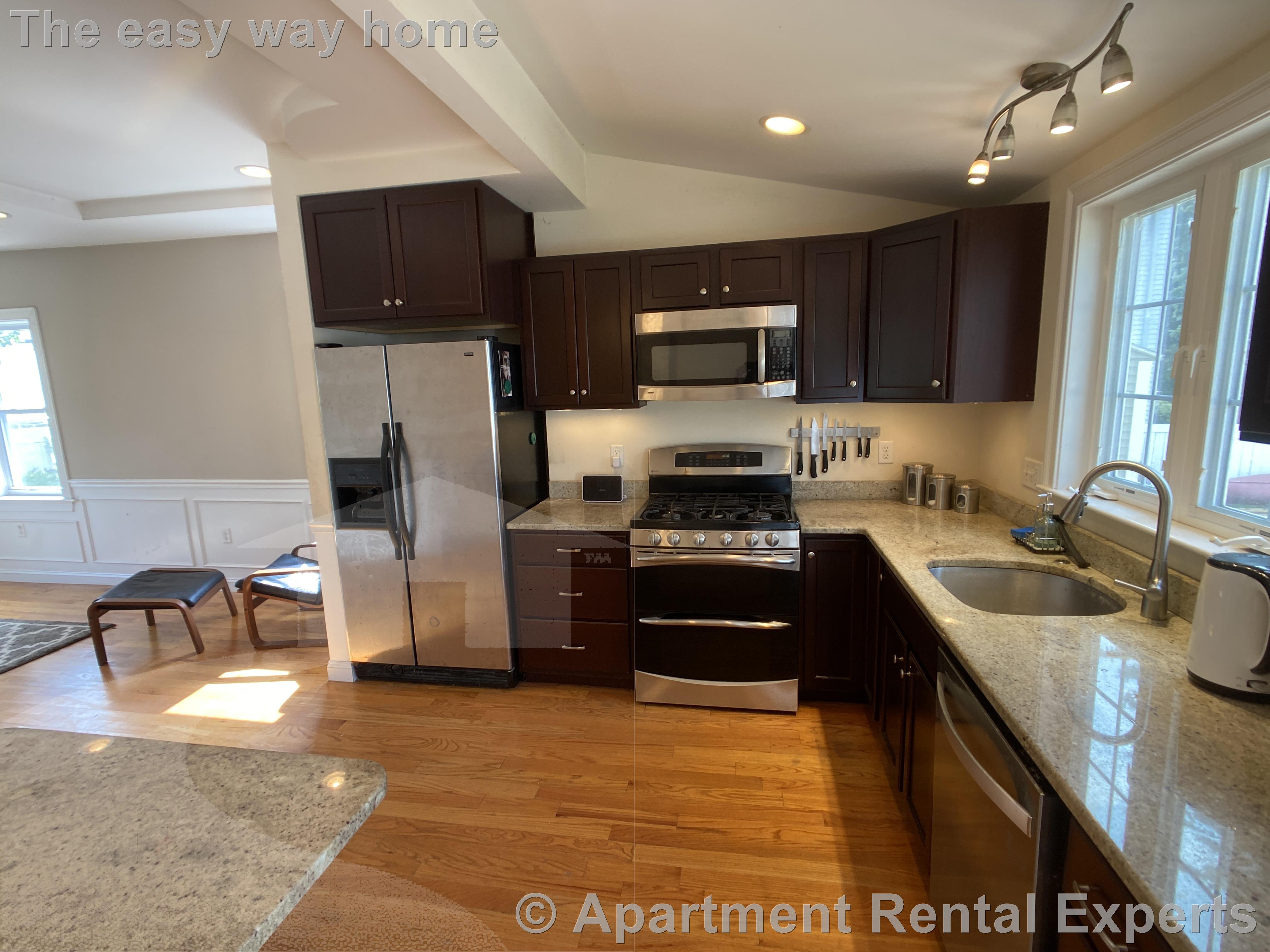 11 Winthrop Ct, Tufts