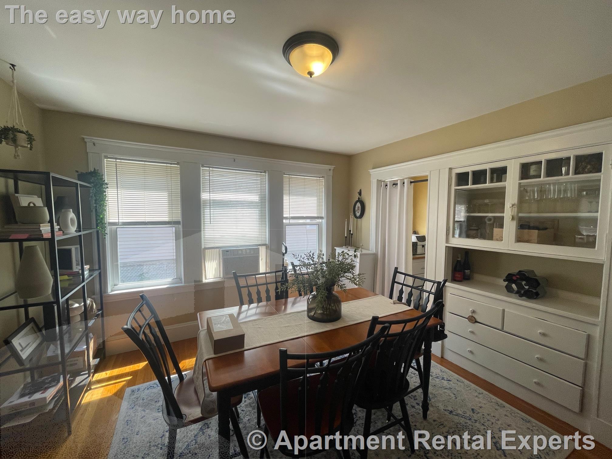 17 Irvington Rd, Tufts