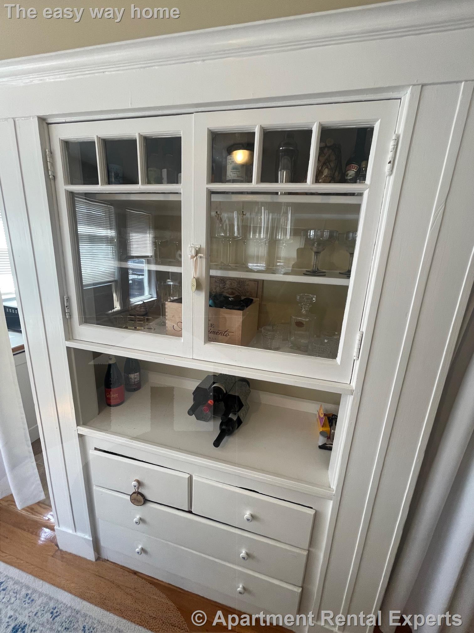 17 Irvington Rd, Tufts