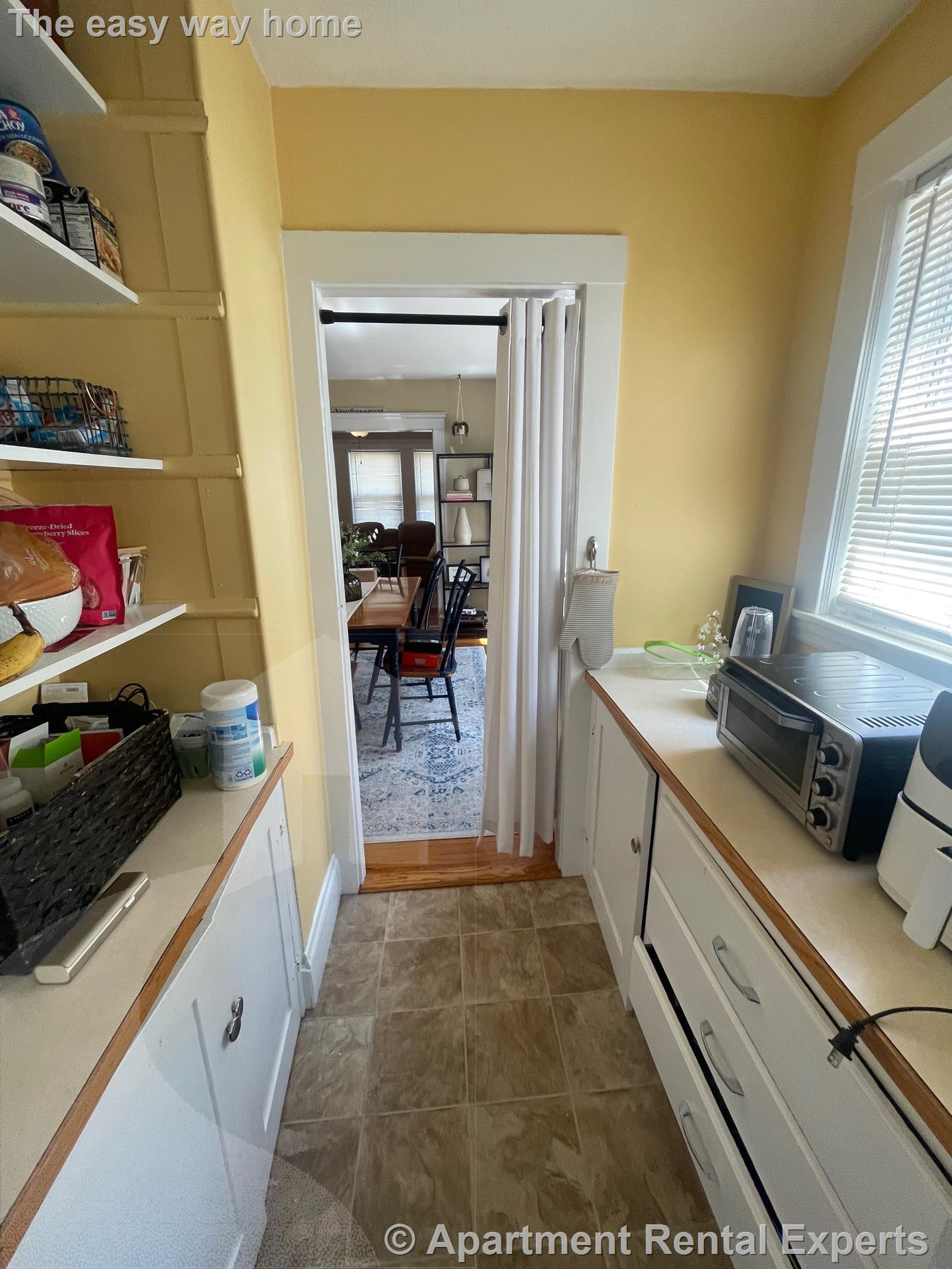 17 Irvington Rd, Tufts