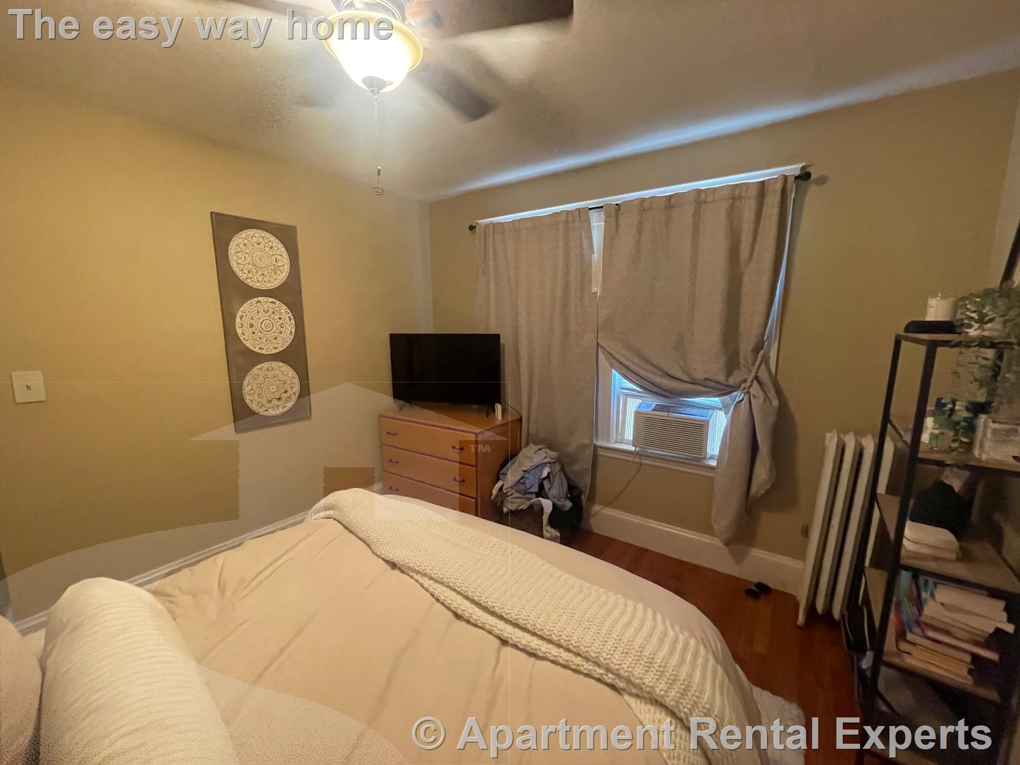 17 Irvington Rd, Tufts