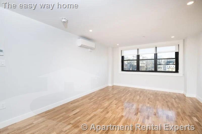 1410 Columbia St, South Boston