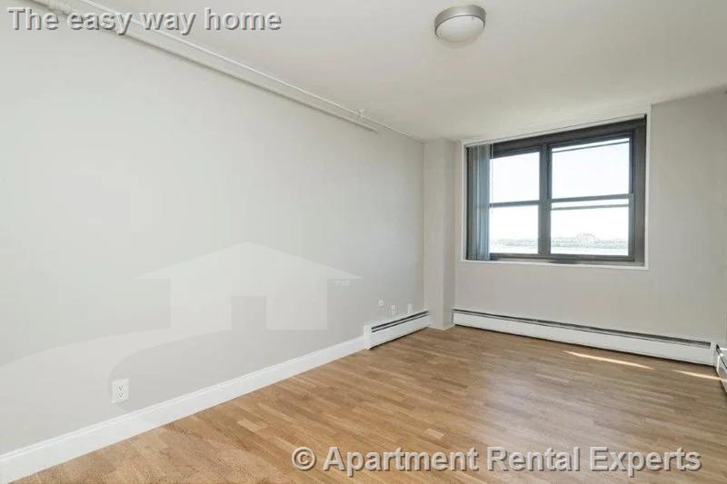 1410 Columbia St, South Boston