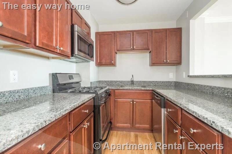 1410 Columbia St, South Boston