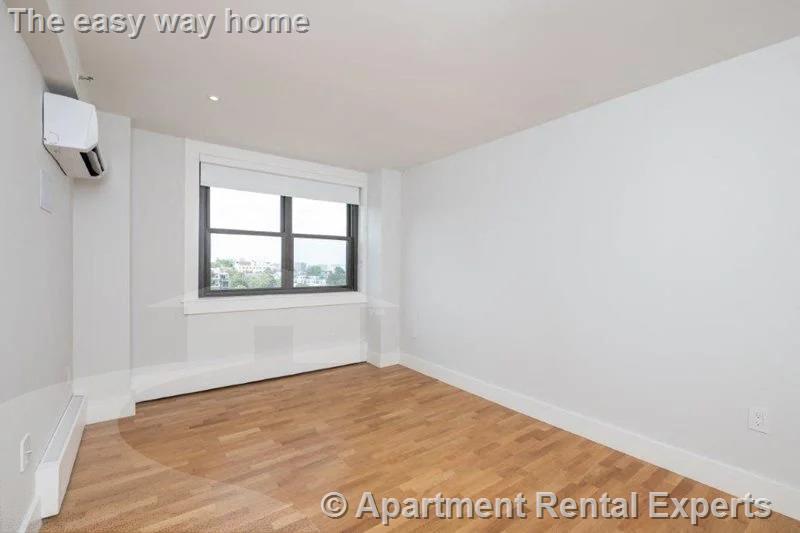 1410 Columbia St, South Boston