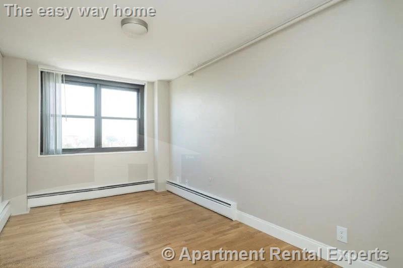 1410 Columbia St, South Boston