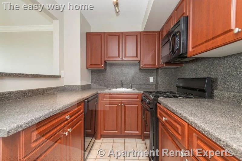 1410 Columbia St, South Boston