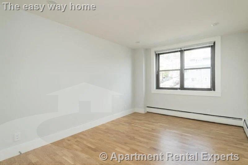 1410 Columbia St, South Boston