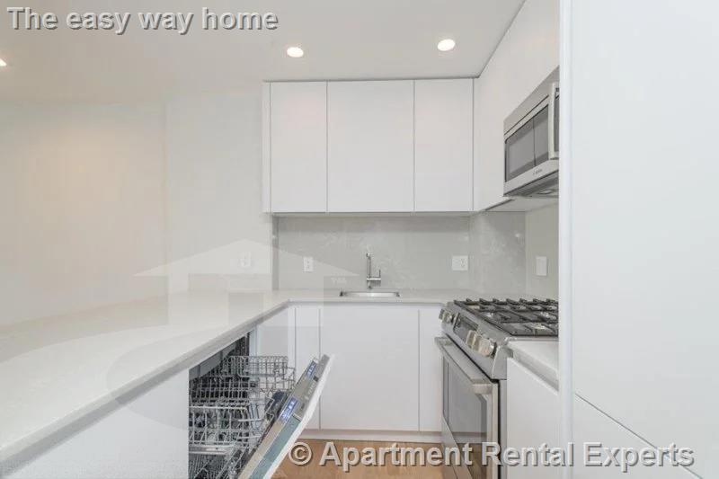 1410 Columbia St, South Boston