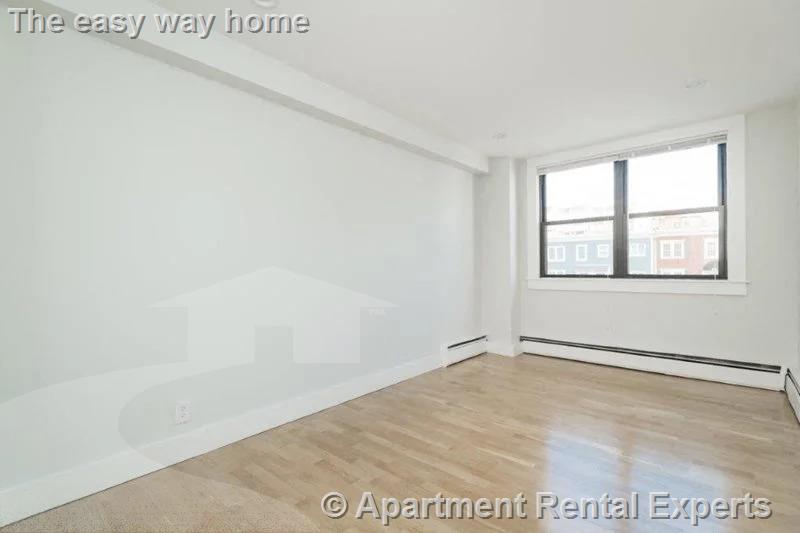 1410 Columbia St, South Boston