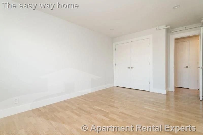 1410 Columbia St, South Boston