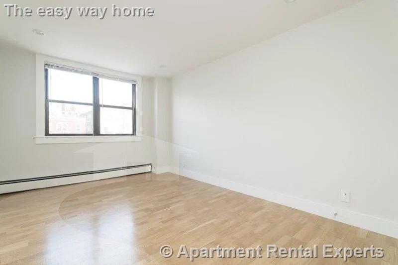 1410 Columbia St, South Boston