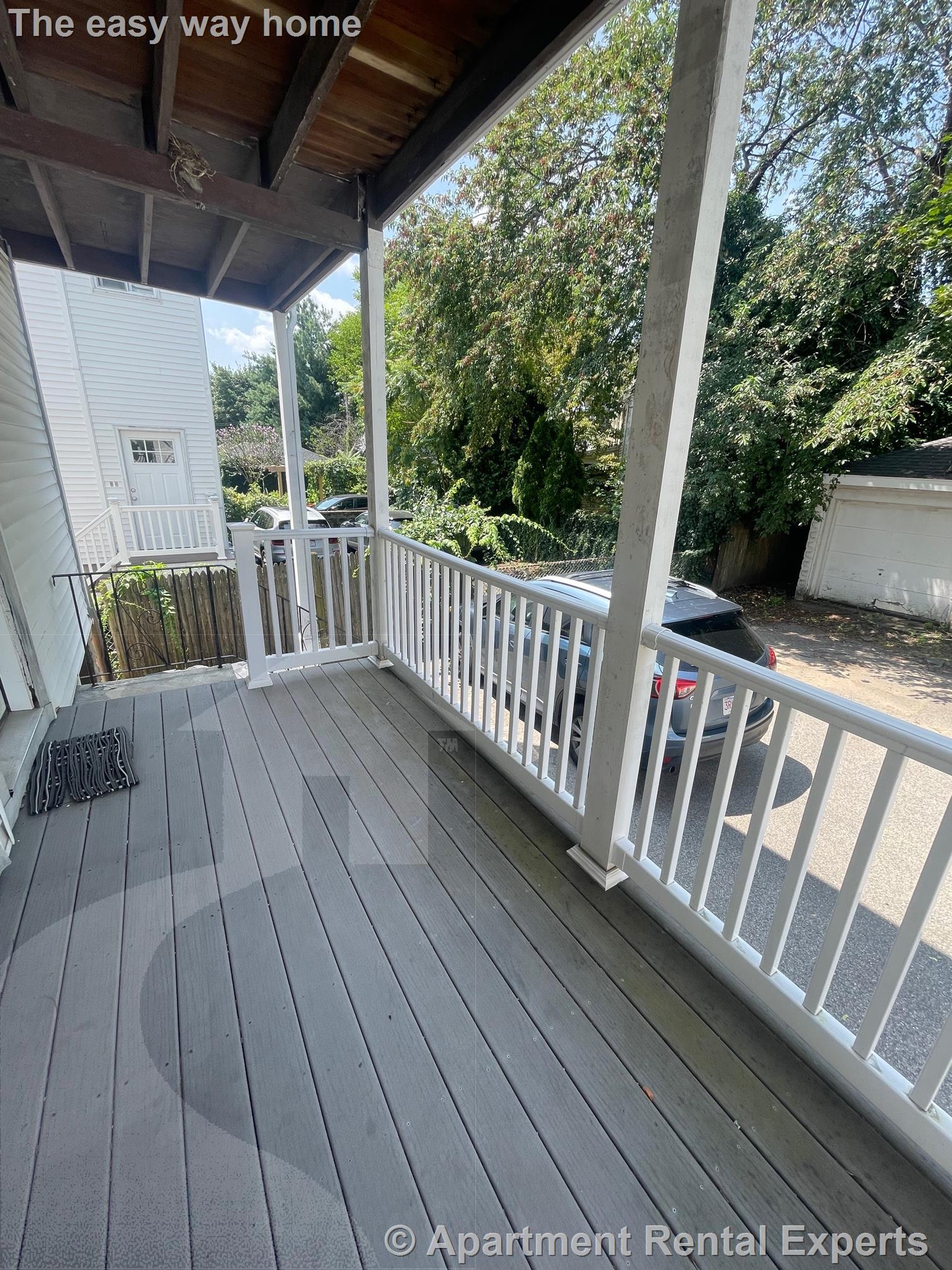 127 West Adams St, Tufts