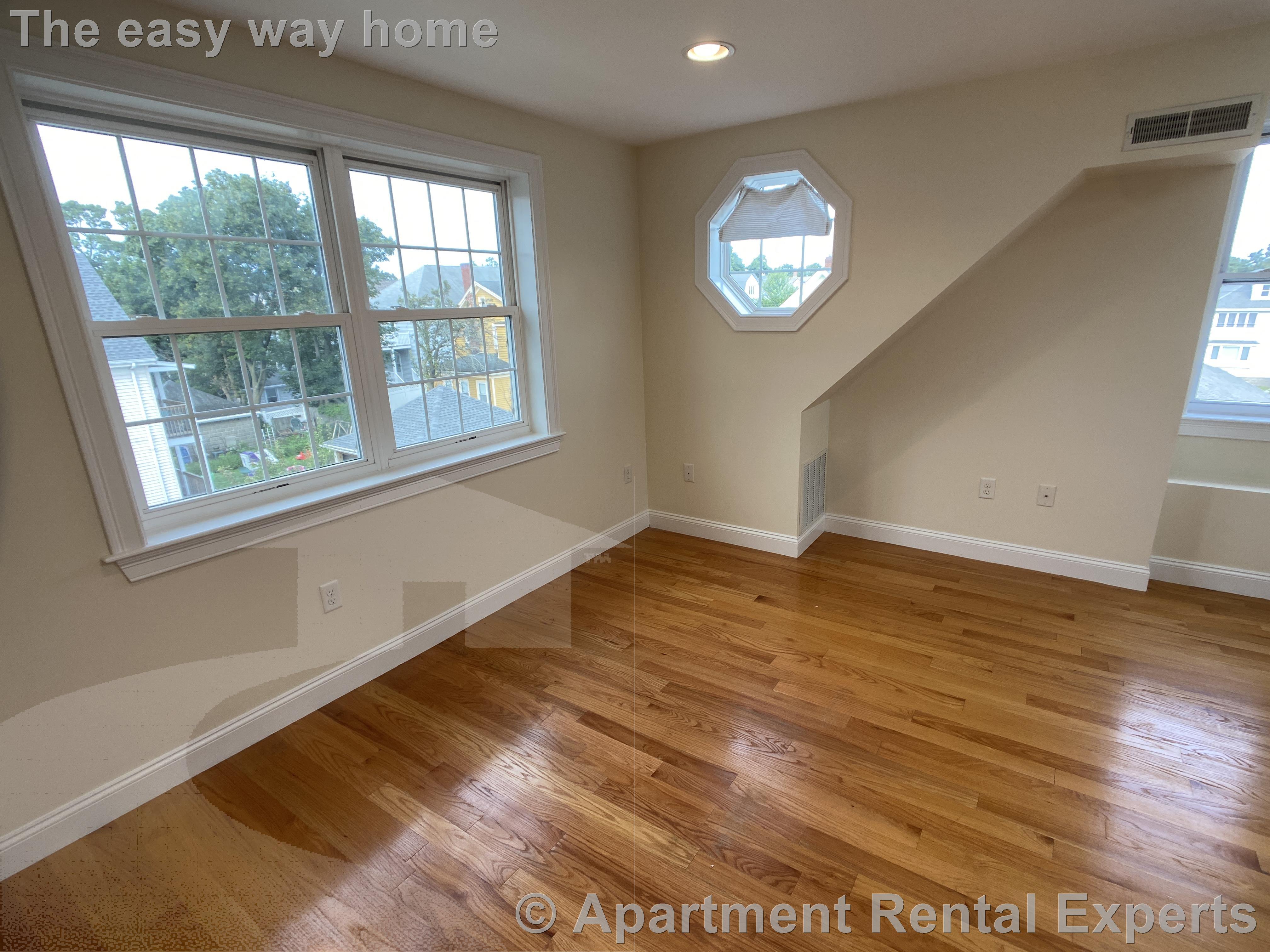 9 Winthrop Ct, Tufts