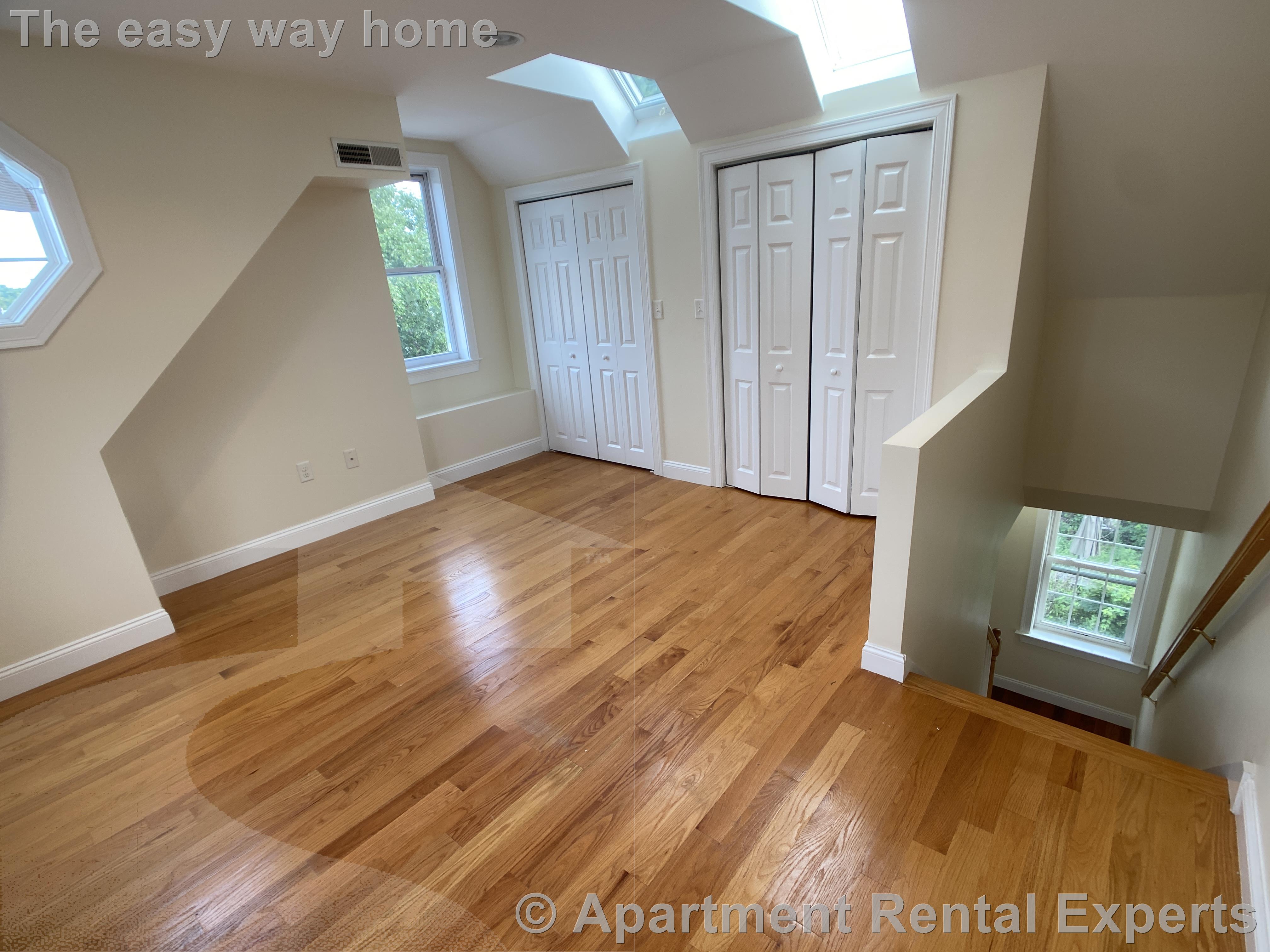 9 Winthrop Ct, Tufts