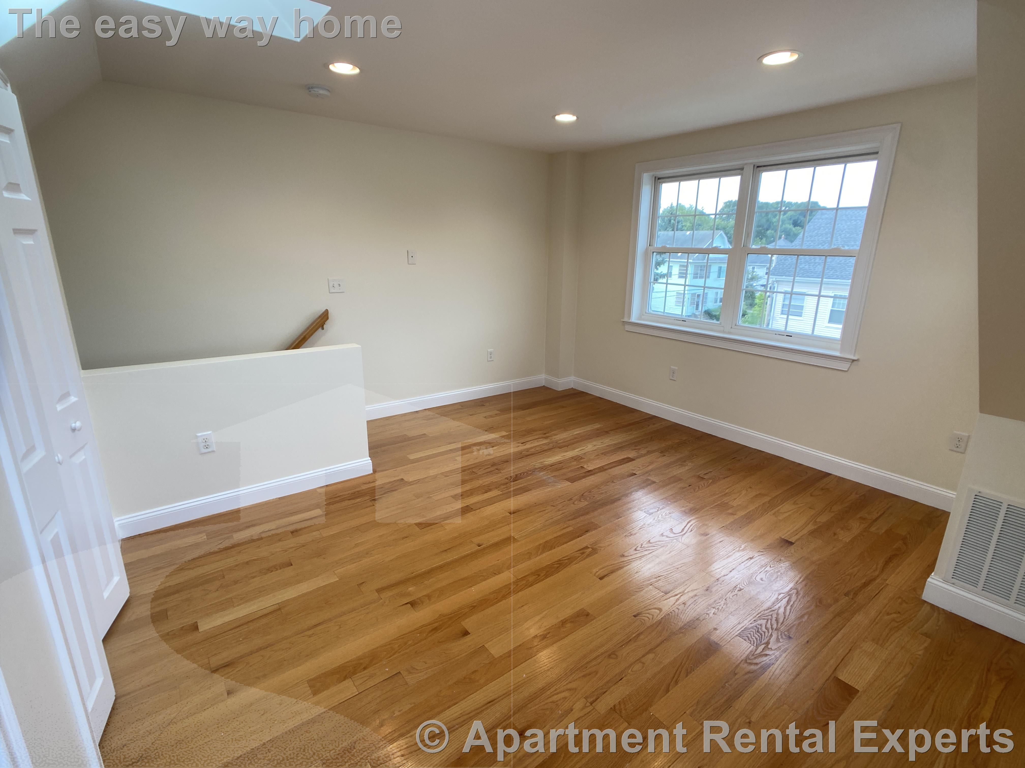 9 Winthrop Ct, Tufts