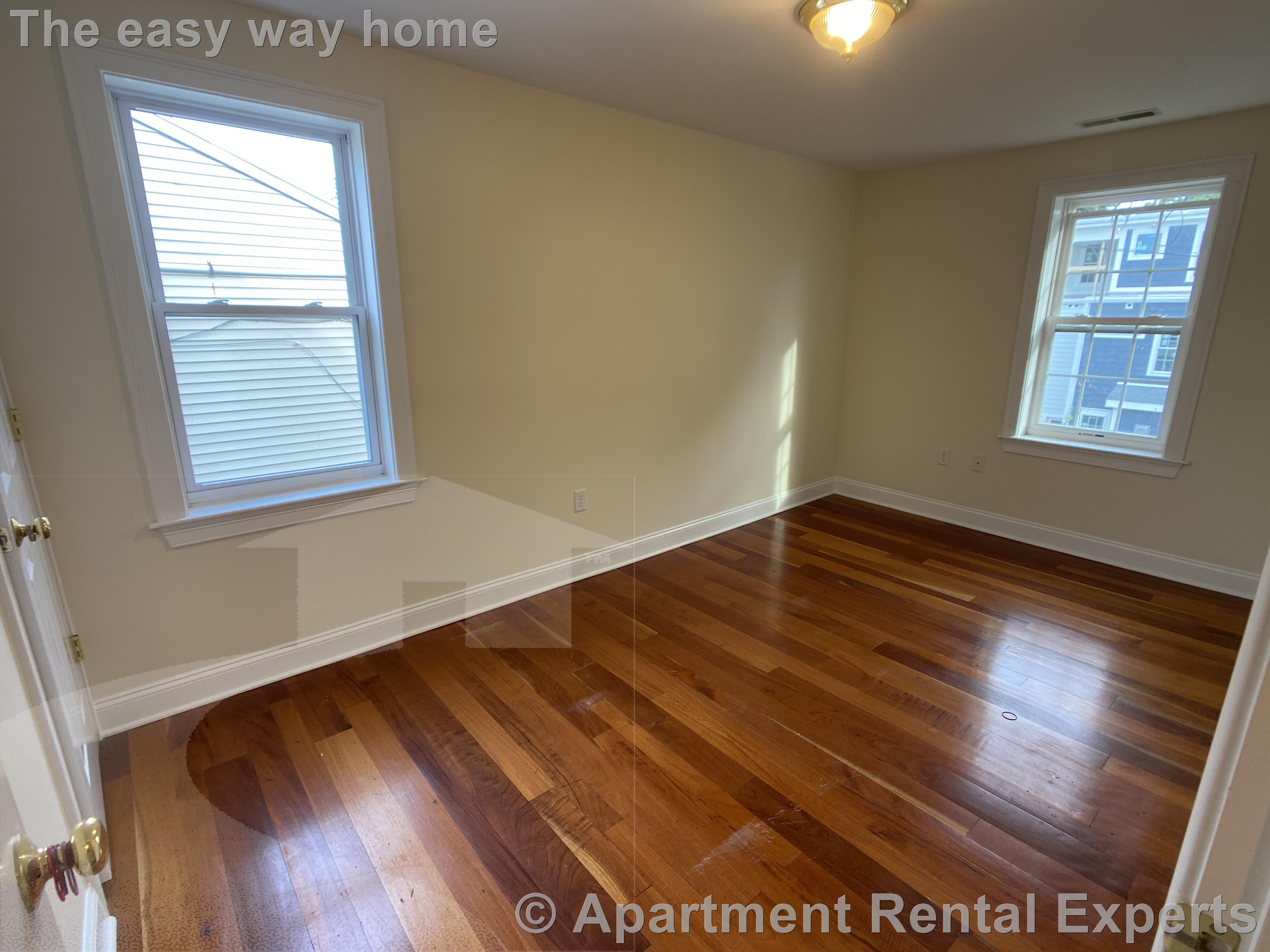 9 Winthrop Ct, Tufts