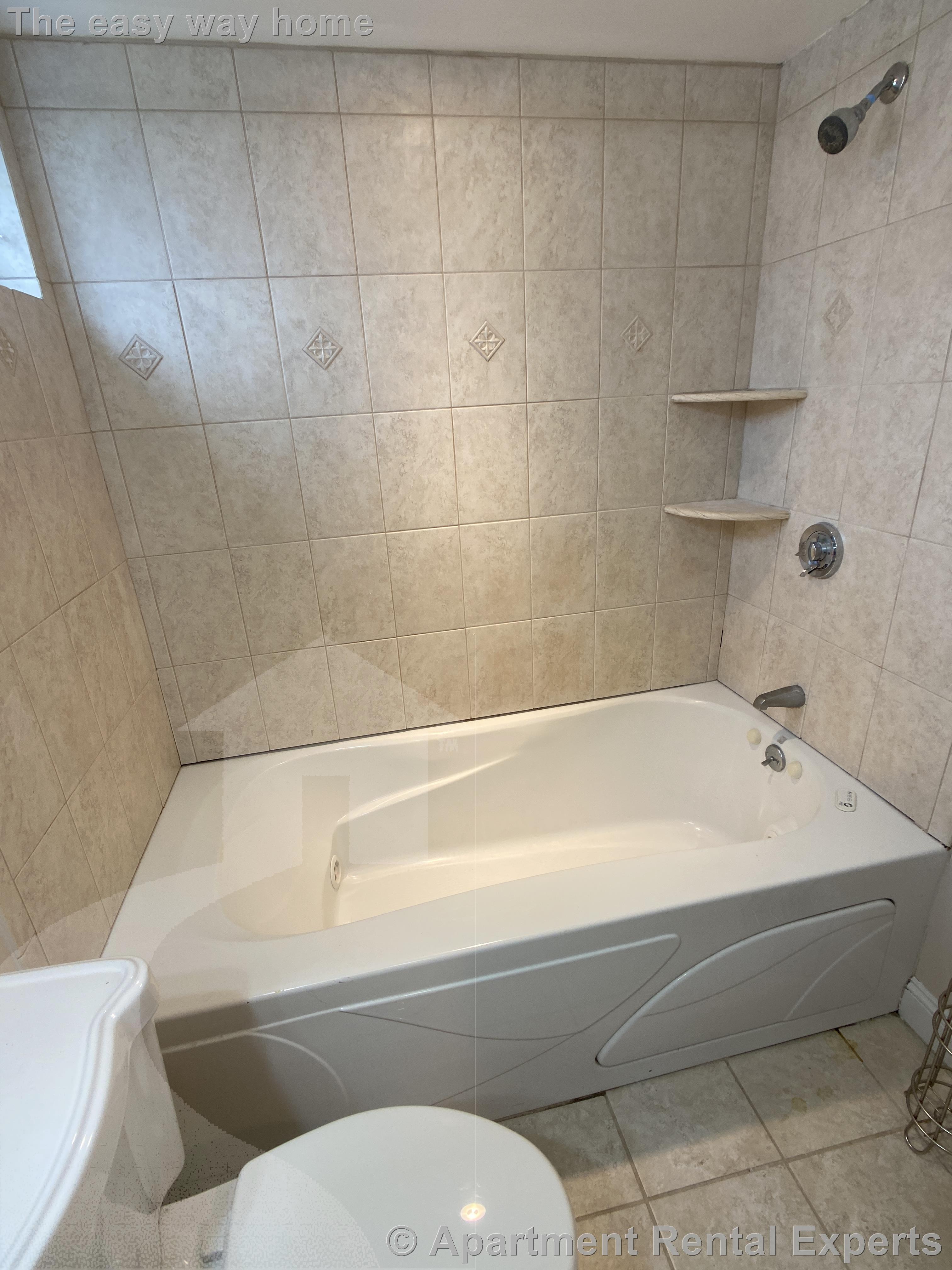 9 Winthrop Ct, Tufts