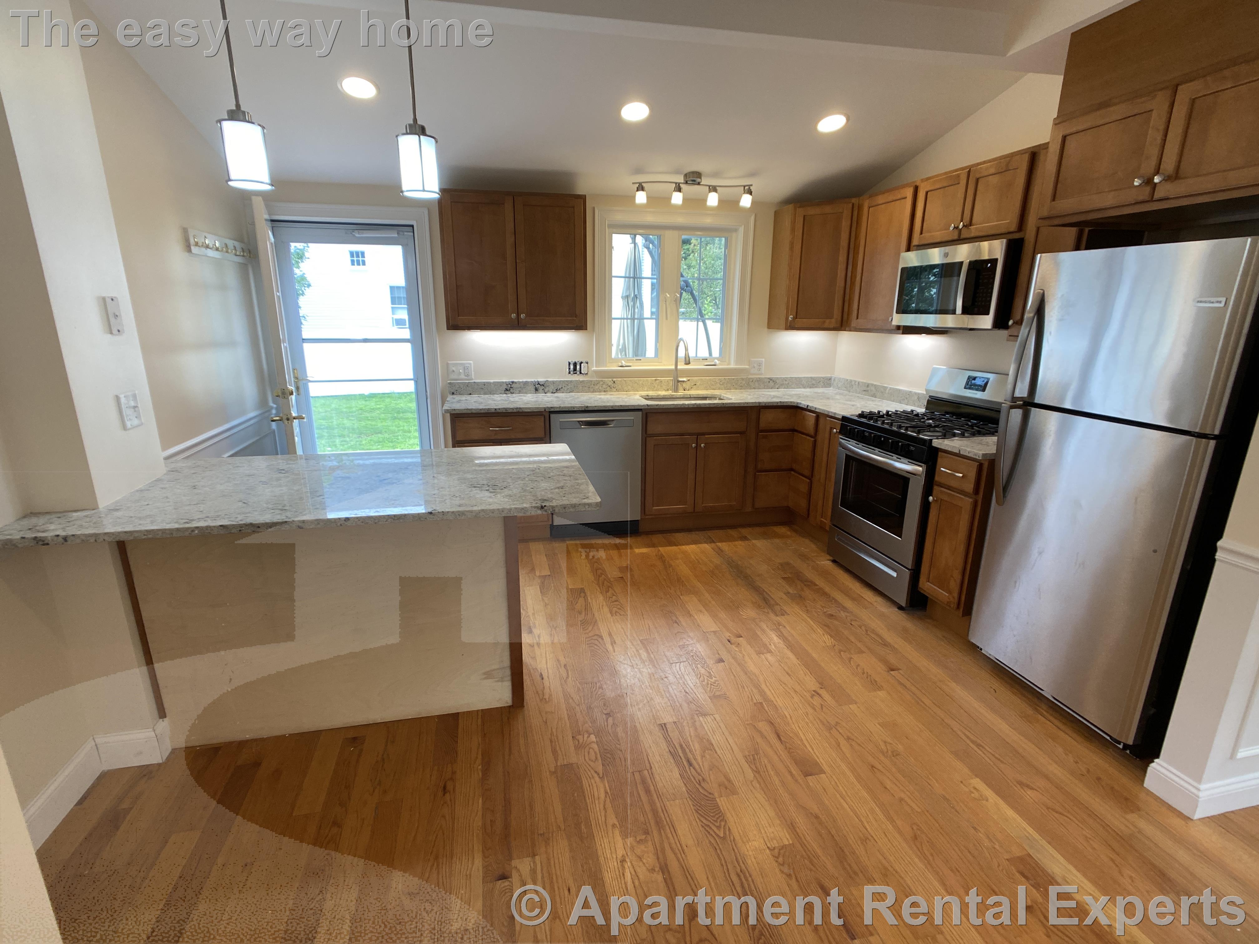 9 Winthrop Ct, Tufts